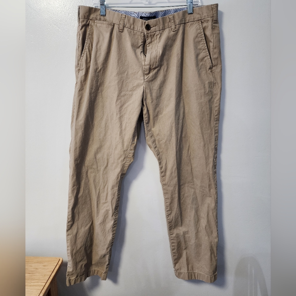 Tommy Hilfiger Men's Khaki Pants Men's Size 38/32